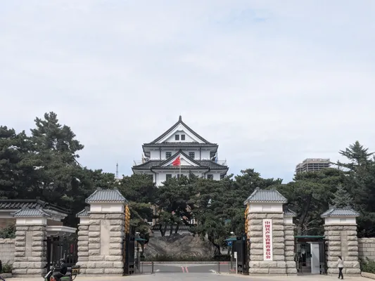 旧関東軍司令部の写真